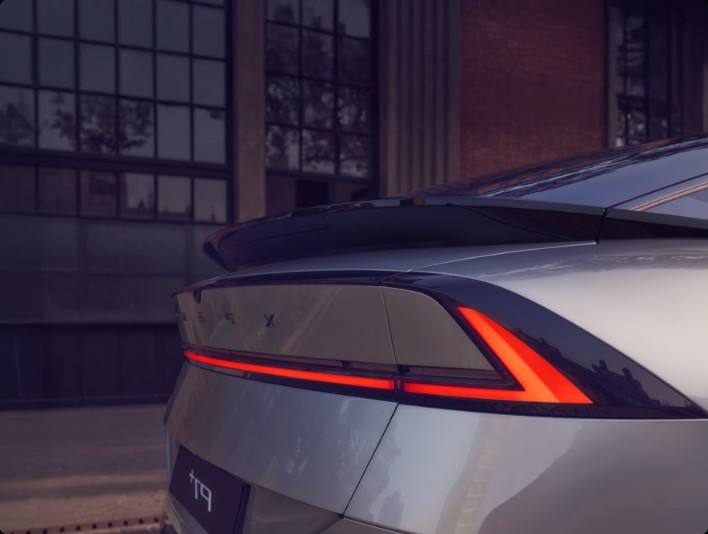 p7 vue exterieur ailerons arriere